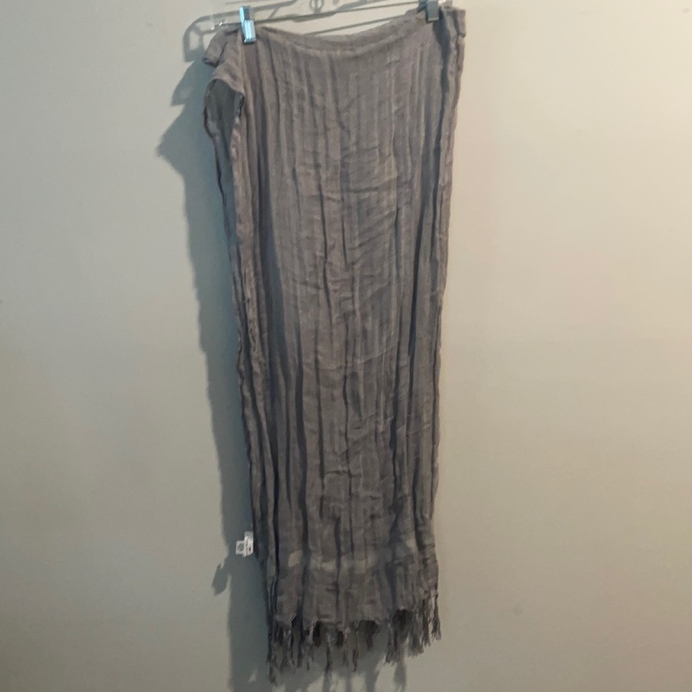 Love Quotes scarf in grey